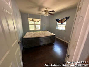 113 Paramount Ave in San Antonio, TX - Building Photo - Building Photo