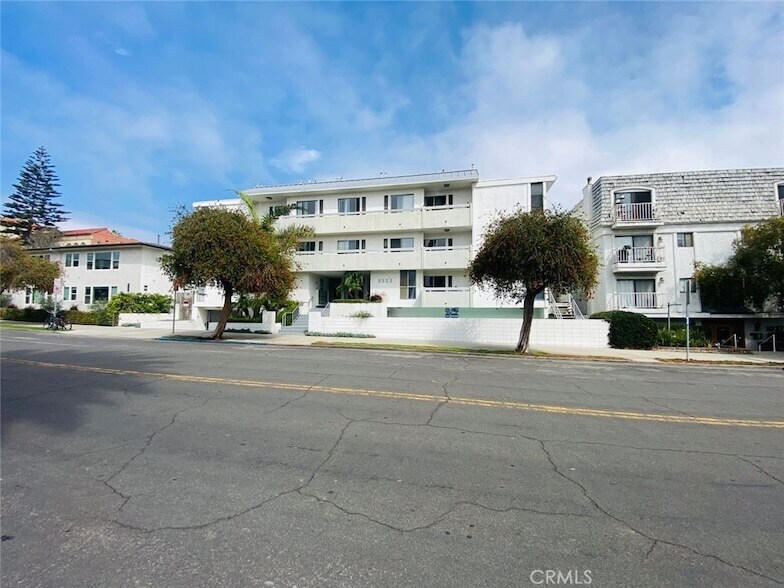 1033 3rd St, Unit 109 in Santa Monica, CA - Building Photo