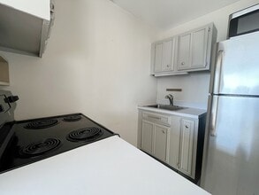 4343 N Clarendon Ave, Unit 1501 in Chicago, IL - Building Photo - Building Photo