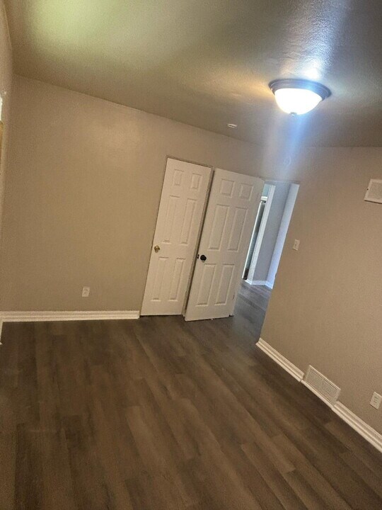 9846 Dennis Dr in St. Louis, MO - Building Photo