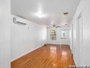 508 Randall Ave in San Antonio, TX - Building Photo - Building Photo