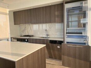 6537 Telford Ave in Burnaby, BC - Building Photo - Building Photo