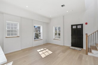 63 Church St in Greenwich, CT - Foto de edificio - Building Photo