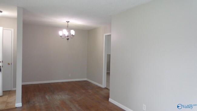 2109 Shady Ln Cir NW in Huntsville, AL - Building Photo - Building Photo