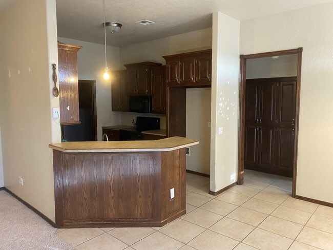 617 Allison Ln in Moore, OK - Building Photo - Building Photo