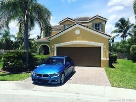1538 Tamarind Ct in Weston, FL - Building Photo