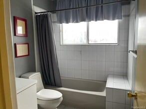 438 E Pine St in Long Beach, NY - Building Photo - Building Photo
