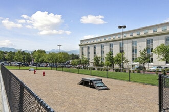 Notable in Lakewood, CO - Foto de edificio - Building Photo