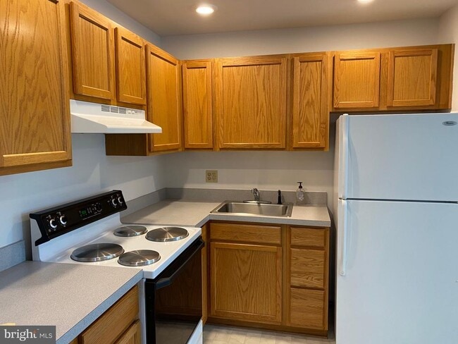 property at 1820 Ponds Wood Rd