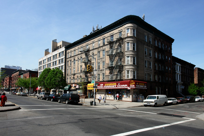 393 Lenox Ave in New York, NY - Building Photo - Building Photo