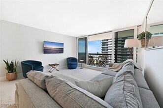 4001 Gulf Shore Blvd N in Naples, FL - Building Photo - Building Photo