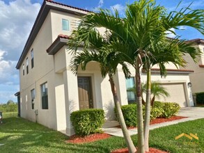 2941 Siesta View Dr in Kissimmee, FL - Building Photo - Building Photo