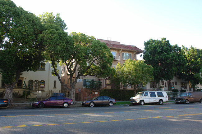 446 S. Rampart Blvd. in Los Angeles, CA - Foto de edificio - Building Photo