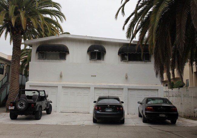 11659 Mayfield Ave in Los Angeles, CA - Building Photo - Building Photo