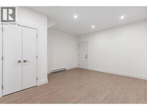 2644 Chesterfield Ave in North Vancouver, BC - Building Photo - Building Photo