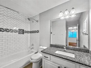 3803 Brookfield Dr in Arlington, TX - Building Photo - Building Photo