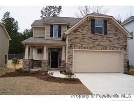 261 River Oak St in Spring Lake, NC - Building Photo