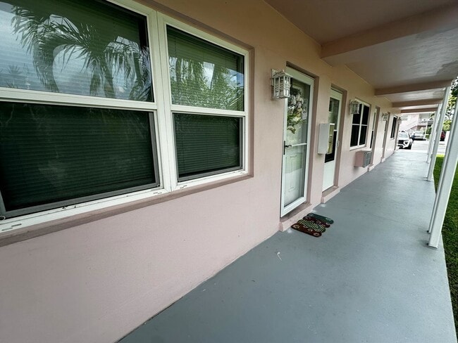 190 N Collier Blvd in Marco Island, FL - Building Photo - Building Photo