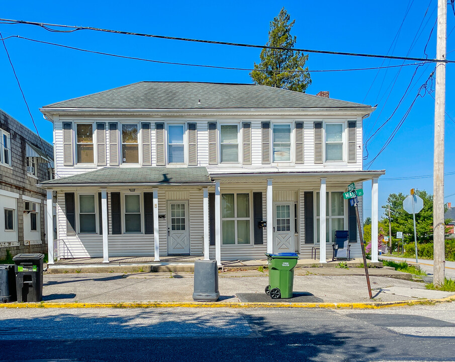 60-62 N Main Street in Jacobus, PA - Building Photo