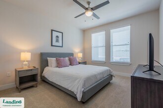 15950 Chase Hill Blvd, Unit 1406 in San Antonio, TX - Foto de edificio - Building Photo