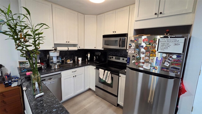 101 E McNab Rd in Pompano Beach, FL - Building Photo - Building Photo