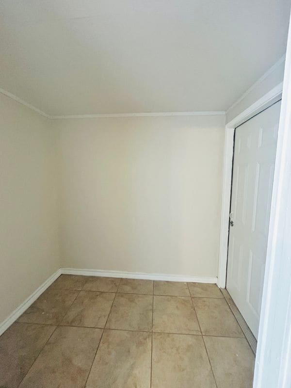 1110 W Fay St in Edinburg, TX - Foto de edificio - Building Photo