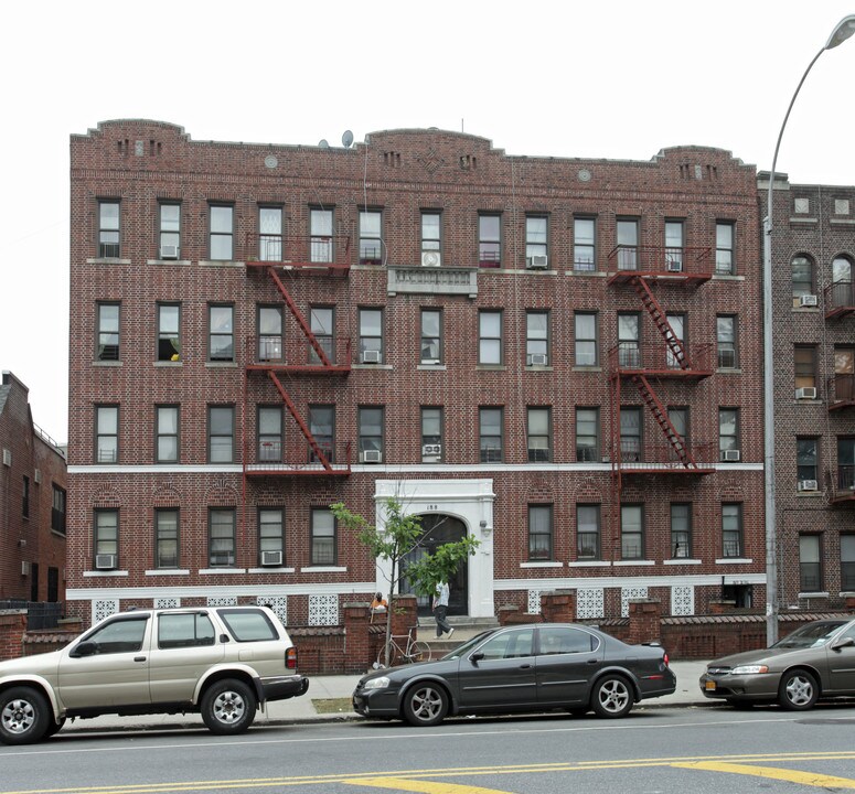 188 Linden Blvd in Brooklyn, NY - Foto de edificio