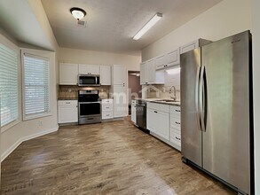 5810 Stephens Mill Dr in Buford, GA - Building Photo - Building Photo