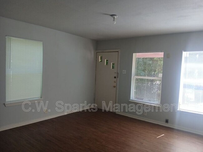 2309 Idaho Ave in Dallas, TX - Building Photo - Building Photo