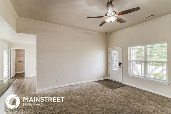 6106 Larkgrove Dr in Louisville, KY - Foto de edificio - Building Photo