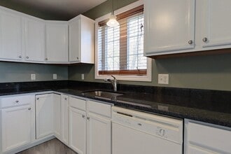 11 Railroad St in Pepperell, MA - Building Photo - Building Photo