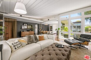 1856 Hi Point St in Los Angeles, CA - Building Photo