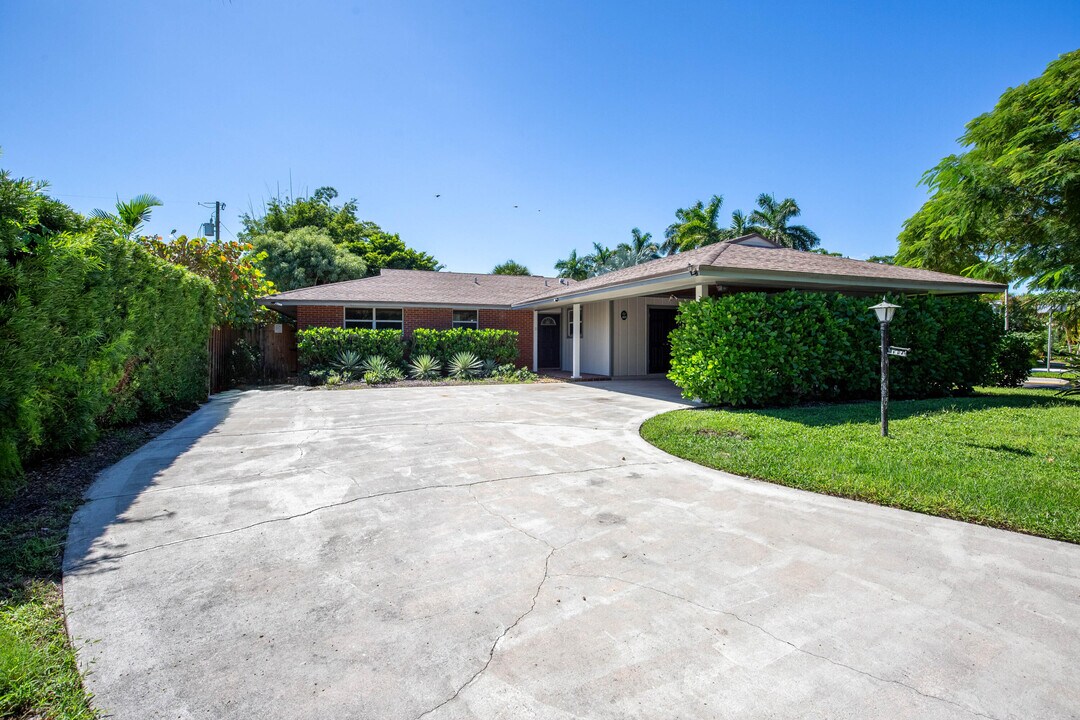 187 Auburn Dr in Lake Worth Beach, FL - Building Photo