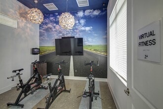 Bell Kendall West in Miami, FL - Foto de edificio - Interior Photo