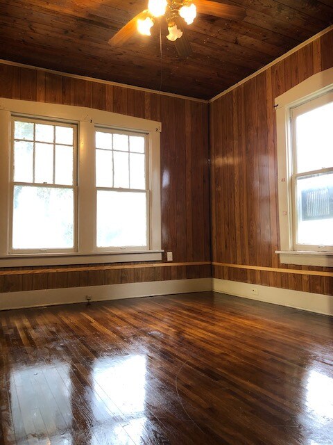 2404 Hawes St in Monroe, LA - Building Photo