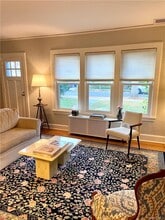 64 Parkview Dr in Bronxville, NY - Building Photo - Building Photo