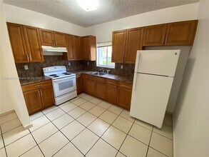 452 SW 10th St in Miami, FL - Building Photo - Building Photo