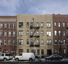 The Greenpoint House in Brooklyn, NY - Building Photo - Building Photo