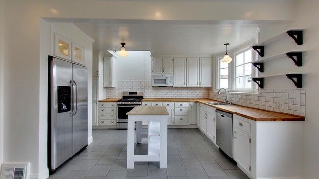 3070 24th Ave in San Francisco, CA - Building Photo - Building Photo