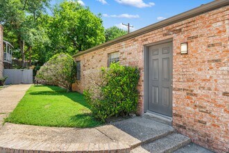 2908 Windsor Rd in Austin, TX - Building Photo - Building Photo