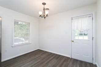 129a Manor Ave N in Chestertown, MD - Foto de edificio - Building Photo