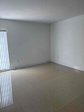 4845 NW 7th St in Miami, FL - Building Photo - Building Photo