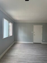 8801 Owensmouth Ave in Los Angeles, CA - Building Photo - Building Photo