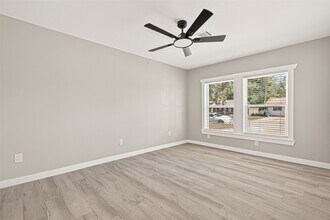 10531 Royal Oaks Dr in Houston, TX - Foto de edificio - Building Photo