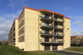 Baypoint Estates in Duluth, MN - Foto de edificio - Building Photo