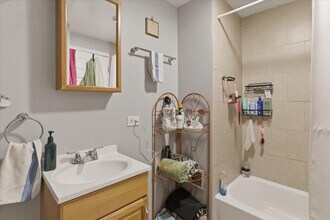 3727 N Ashland Ave, Unit 3 in Chicago, IL - Building Photo - Building Photo