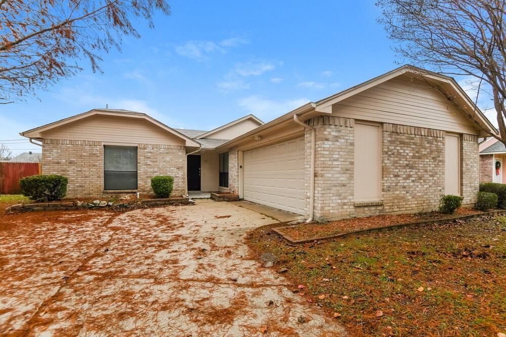 426 Rifleman Trail in Arlington, TX - Building Photo