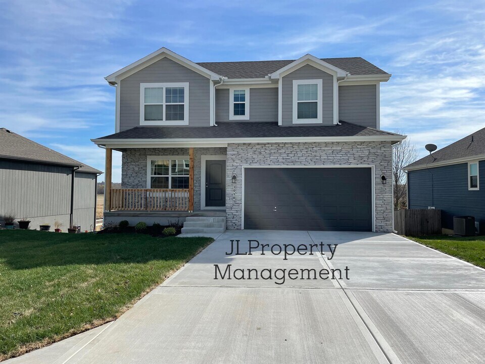 20101 E 24th Terrace Ct S in Independence, MO - Building Photo