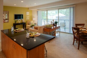 Spa Cove Apartments in Annapolis, MD - Foto de edificio - Building Photo