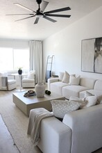 693 Harvey St in Englewood, FL - Foto de edificio - Building Photo